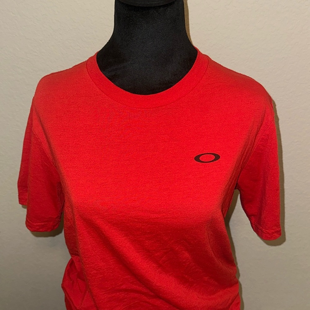 Oakley T shirt